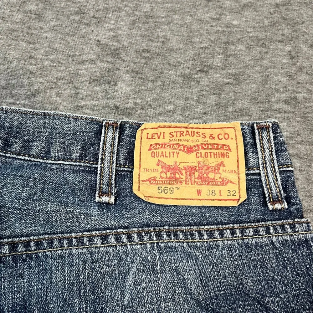 Levis 569 Loose Straight Leg Jeans Blue Denim Mens 38x32 Distressed 00569-0162